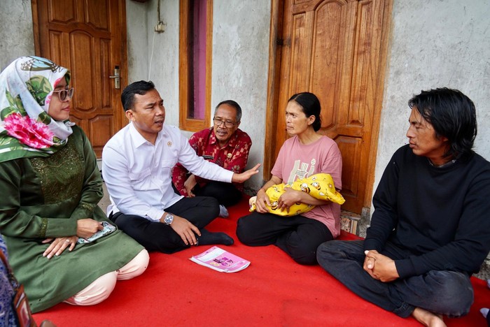 Kunjungi Bali, Menteri Wihaji Terjun Langsung Cek Keluarga Risiko Stunting