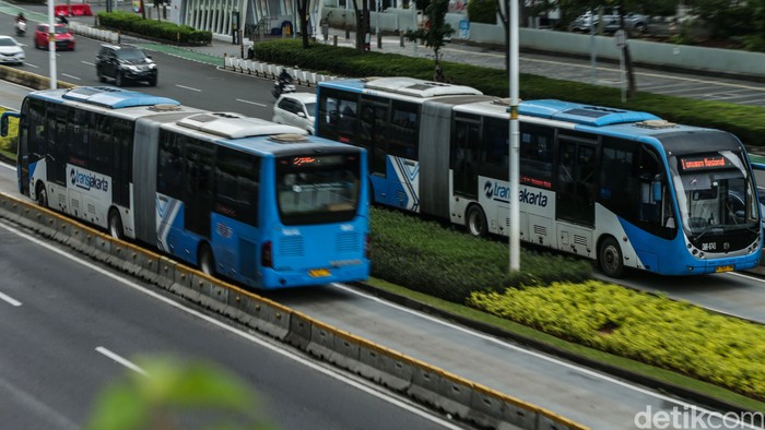 Tarif bus TransJakarta tidak pernah naik sejak tahun 2007 silam. Kini 2024, wacana kenaikan tarif TransJakarta mencuat.