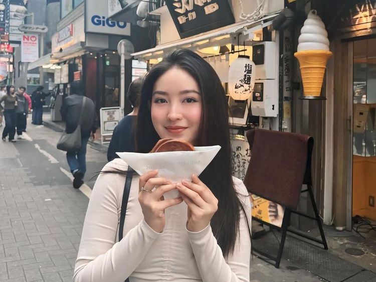 Momen Seru Natasha Wilona Kulineran di Jepang hingga Kanada