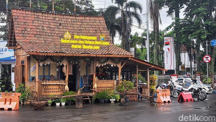 Pos pengamanan dan pelayanan Nataru di Bondowoso
