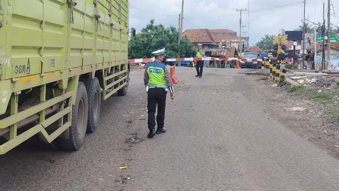 Situasi saat ini arus lalulintas di Muara Enim dan jalur alternatif