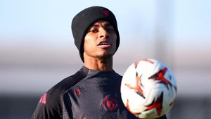 Rashford dalam Deretan Pesepakbola yang Pernah Main di MU dan Barca
