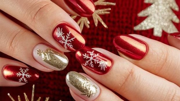 Sparkling Red & Gold Glam Nails. Foto: Pinterest/Soul