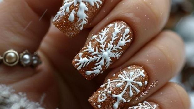 Spring Gingerbread Christmas Nails. Foto: Pinterest/Simply Rose