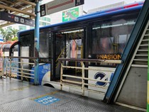 TransJakarta Diminta Segera Benahi Fasilitas Halte yang Rusak