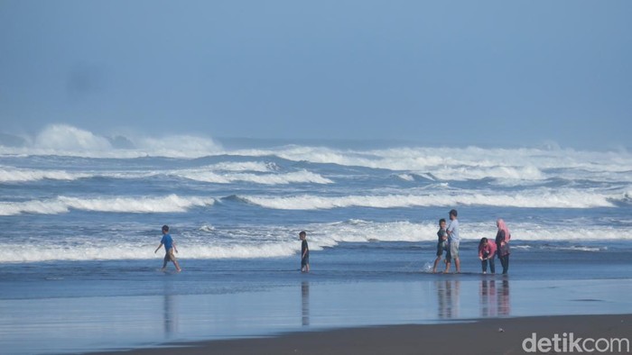 Suasana Pantai Parangtritis Bantul. Foto diunggah Minggu (22/12/2024).