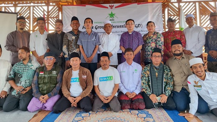 Kelompok diskusi terarah lintas agama di Kota Serang.
