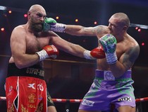 Usyk Menang Mutlak atas Fury, Pertahankan Gelar Kelas Berat!