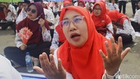 Aksi ini berlangsung tertib dan damai.