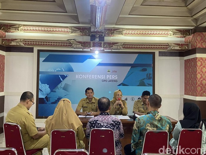 Anggota APMIKIMMDO datangi Kantor Gubernur Jateng, Kota Semarang, Senin (23/12/2024).