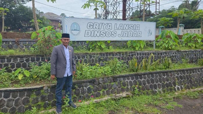 Aten Munajat.