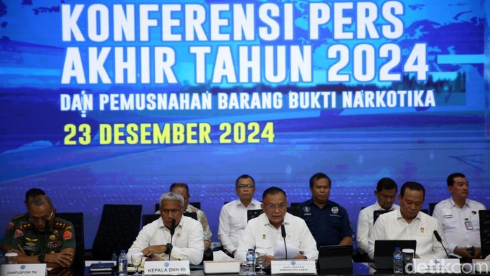 BNN Ungkap 618 Kasus Tindak Pidana Narkotika Sepanjang 2024 Kepala Badan Narkotika Nasional (BNN) Marthinus Hukom memberikan keterangan pers di Kantor BNN, Jakarta Timur, Senin (23/12/2024).