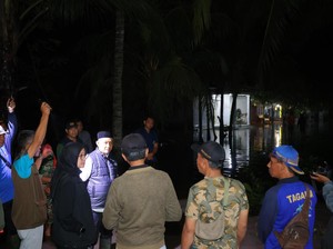 Langkah Ipuk Saat 1.200 Warga Muncar Banyuwangi Dilanda Banjir Rob