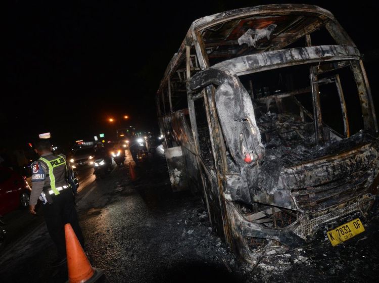 Bus Pariwisata Terbakar di Jalan Solo-Yogyakarta
