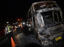 Bus Pariwisata Terbakar di Jalan Solo-Yogyakarta
