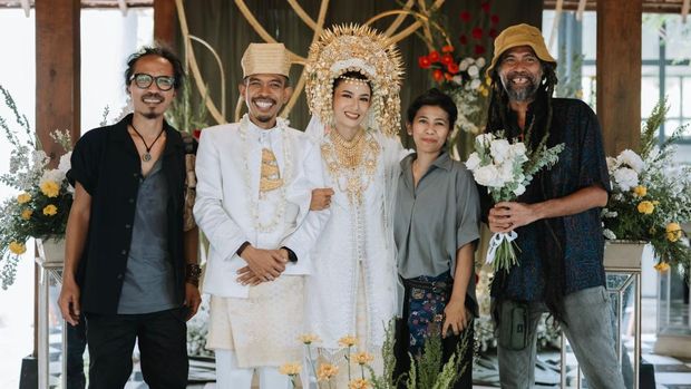 Foto acara pernikahan Bukhi Prima Putri dan Mohammad Iksan, mendadak curi atensi warganet di media sosial.