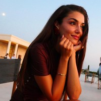 Begini penampilan high fashion Handa Ercel yang memikat para penggemar sekaligus desainer.  Foto: Instagram @handemiyy