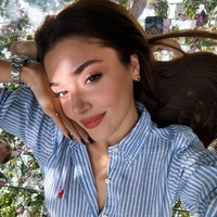 Wanita kelahiran Bandirma tersebut merupakan salah satu aktris terpopuler di Turki. Tak hanya di dalam negeri, ketenaran Handa juga membuatnya punya banyak penggemar di Timur Tengah, Eropa, dan Asia. Foto: Instagram @handemiyy