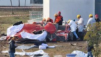 Saluran televisi NTV melaporkan helikopter itu lepas landas dalam kondisi dengan jarak pandang yang buruk dari atap rumah sakit di Mugla untuk menuju ke kota Antalya. Helikopter itu kemudian terlihat melayang dalam kabut beberapa menit setelah lepas landas, sebelum jatuh ke lapangan kosong di sebelah rumah sakit yang ditabraknya.  