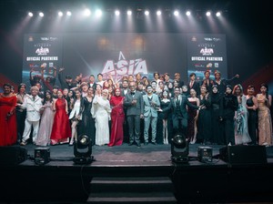 Influencer Indonesia Kuasai ASIA 2024, Vadel Badjideh Rebut Penghargaan