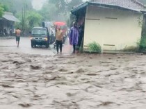 Hujan 2 Jam, Jalur Amlapura-Singaraja Kembali Diterjang Banjir Bandang