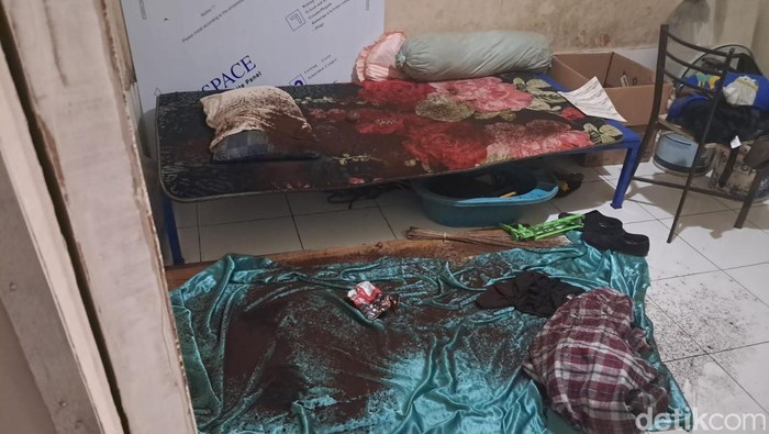 Kamar pria pemilik kos yang ditemukan meninggal di Kecamatan Rappocini, Makassar.