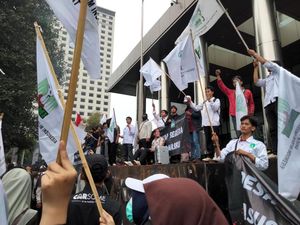 Gelar Aksi, KAMMI Dukung Pimpinan Baru KPK Segera Tangkap Harun Masiku