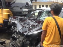 Kondisi Dekan UIN yang Selamat dari Insiden Maut di Tol Cipularang