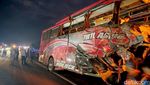 Kondisi Bus Hancur Usai Tabrak Truk di KM 77 Tol Pandaan-Malang