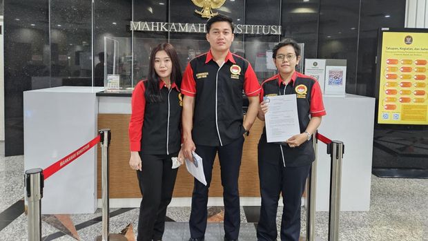 LQ Indonesia Law Firm mengadu ke MK