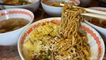 Begini Rasa Yamien Topping Tetelan di Resto Nikita Mirzani