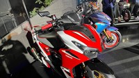 Dua contoh modifikasi Yamaha Aerox Alpha digarap oleh bengkel Katros Garage. Ada dua varian yang dimodifikasi: Standard dan Cybercity. Foto: Luthfi Anshori/detikOto