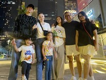 Cara Mona Ratuliu Tenang Hadapi Meriahnya Hari-hari Punya 5 Anak