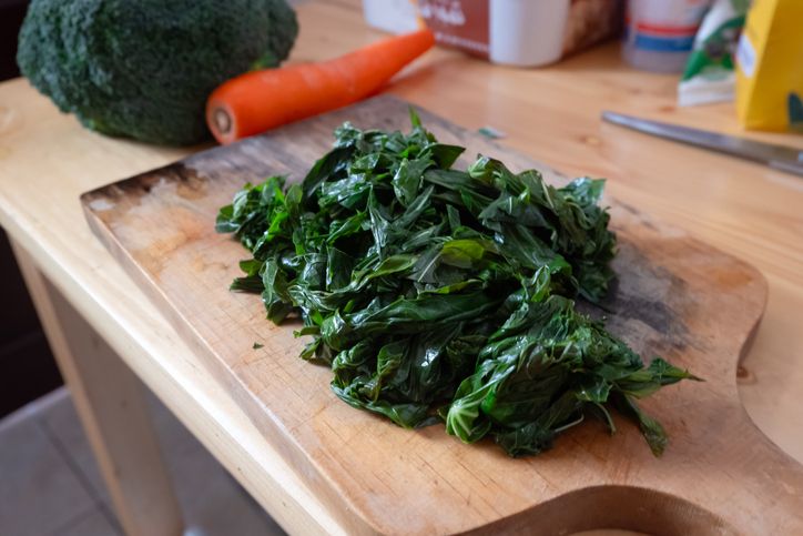 5 Kandungan Nutrisi Daun Singkong yang Bantu Turunkan Berat Badan
