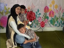 Paula Verhoeven Beri Kado dan Makanan Istimewa di Ultah Anak