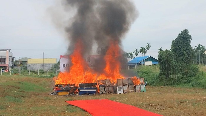 Pembakaran mesin judi di Deli Serdang. (Finta Rahyuni/detikSumut)