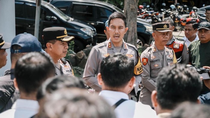 Pemeriksaan senpi Polres Jombang
