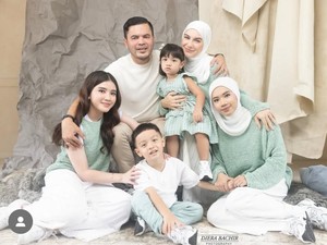 Pemotretan Irish Bella-Haldy Sabri & 4 Anak, Kompak Pakai Warna Earth Tone