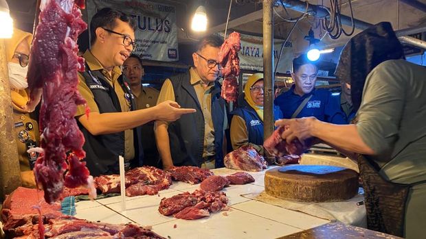Pengecekan harga pangan di Bandung