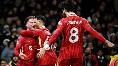 Pesta Gol Liverpool ke Gawang Tottenham Hotspur