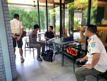 Bule AS Menggelandang, Nebeng 3 Hari di Kedai Kopi di Badung