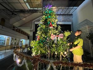 Kapan Pohon Natal Buatan Pertama Kali Diciptakan?