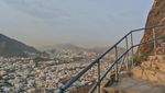 Memandang Indahnya Kota Makkah dari Puncak Jabal Nur