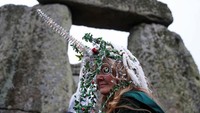 Winter solstice adalah peristiwa alam yang menandai titik balik matahari pada belahan bumi utara, yang terjadi setiap tahun sekitar 21 atau 22 Desember.