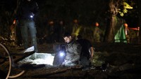 Layanan ambulans mengatakan 14 orang mengalami luka ringan akibat kejadian tersebut. REUTERS/Stoyan Nenov