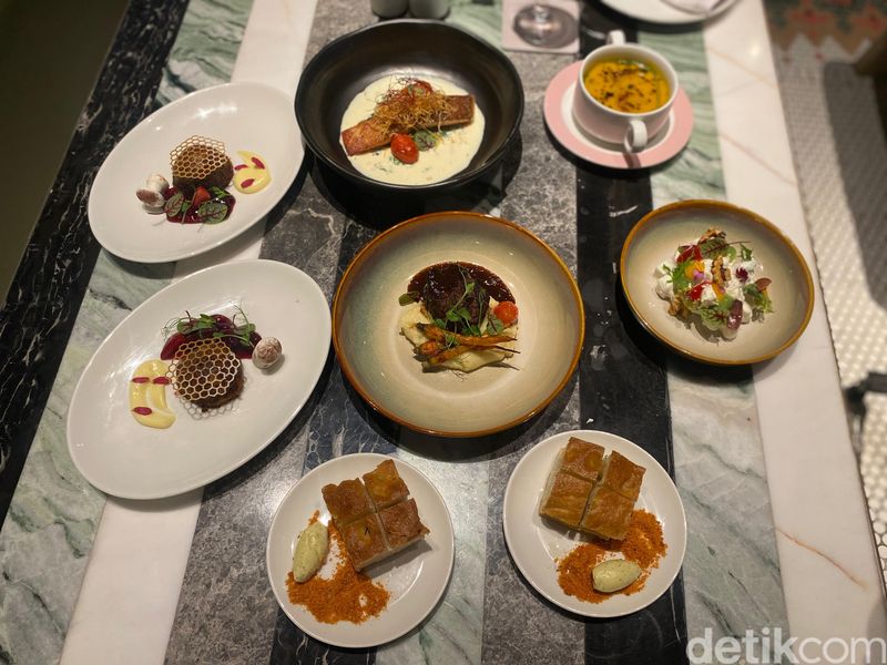 Menu Spesial Natal dan High Tea di Sari Delicatessen
