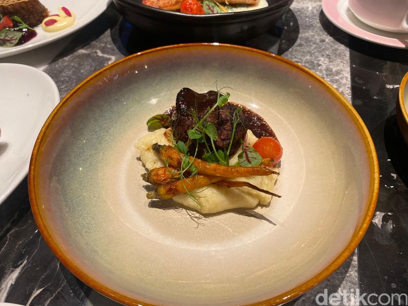 Menu Spesial Natal dan High Tea di Sari Delicatessen