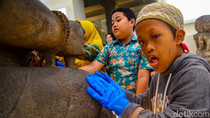 Museum merupakan salah satu destinasi wisata yang bisa memberikan pengalaman menarik. Museum yang ada di Jakarta pun ada beragam yang dapat dikunjungi.