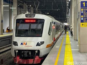 Kereta Bandara Soetta Tetap Aman dan Beroperasi di Tengah Hujan Ekstrem Jakarta