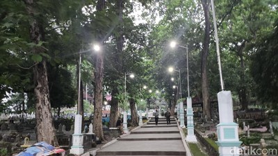 Potret Situs Makam Syekh Dzatul Kahfi Cirebon